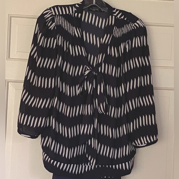 Bow Tie Blouse Set Navy & White Dash Pattern 3/4 Sleeves with Navy Camisole - Picture 4 of 11